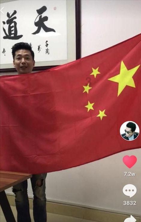 僵尸女友爱爬树